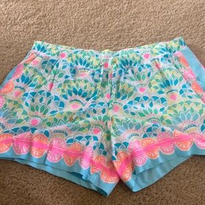 Iilly shorts worn once perfect condition